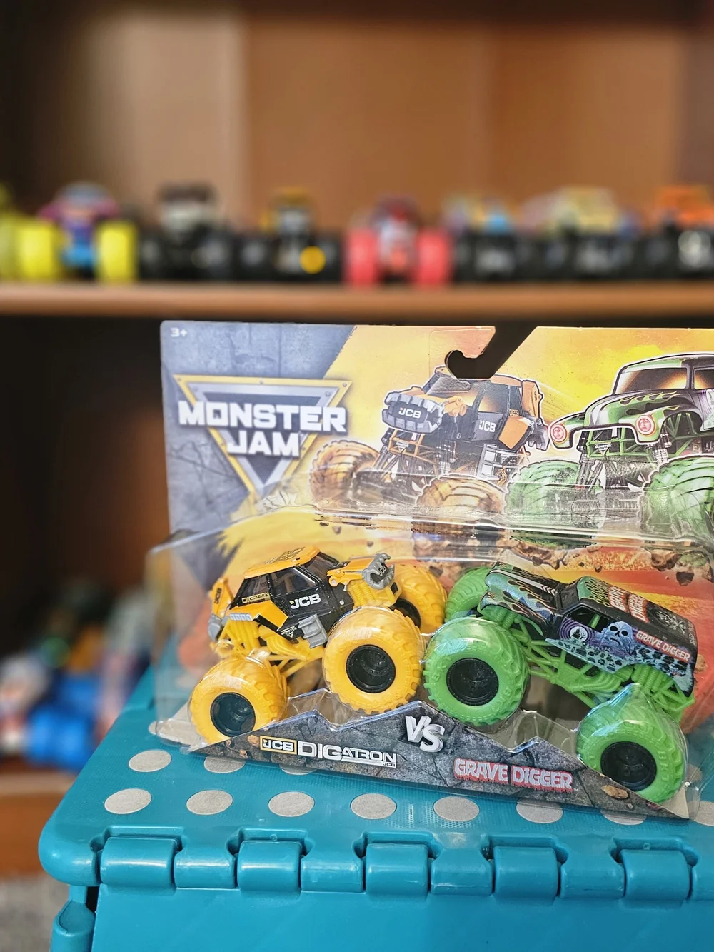 Monster Jam 2 Pack- JCB Digatron & Grave Digger